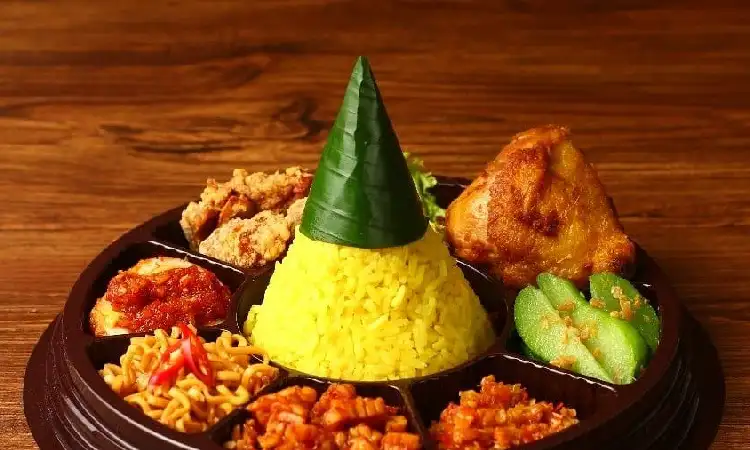 Nasi tumpeng mini, Sumber: rantangemas.com
