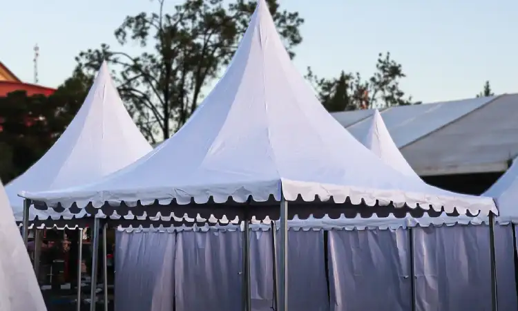 Penggunaan tenda sarnafil, Sumber: trisulabanuabakawan.com