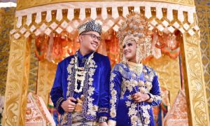 Acara pernikahan adat minangkabau, Sumber: minangtourism.com