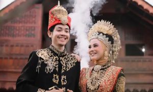 Pernikahan adat aceh, Sumber: einvite.id