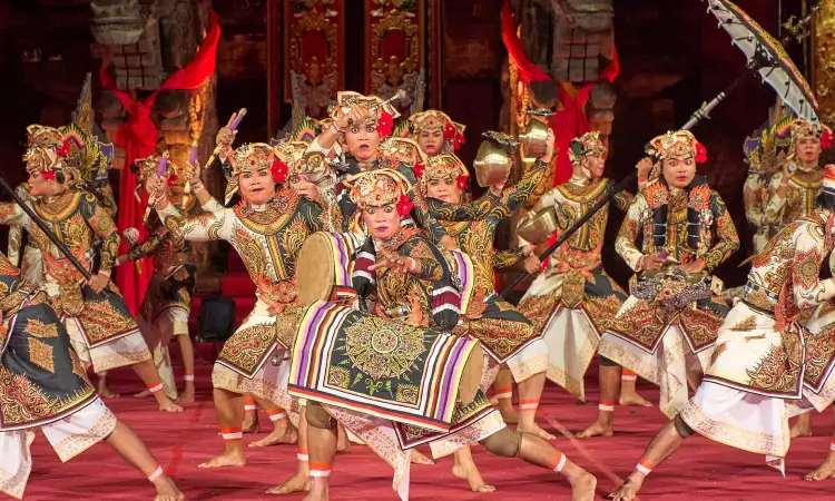 Pesta Kesenian Bali, Sumber: tatkala.co