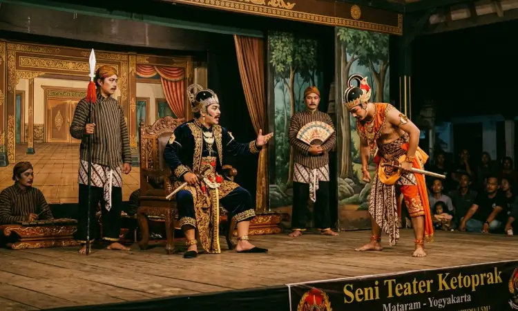 Seni teater ketoprak, Sumber: AI