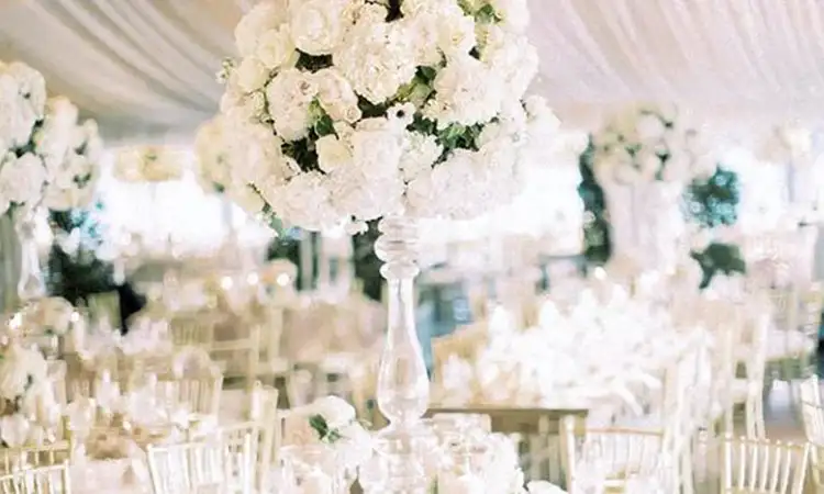 Classic white decoration, Sumber: shopify.com