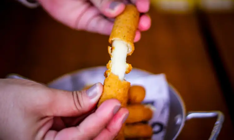 Hidangan mozarella sticks, Sumber: pexels.com