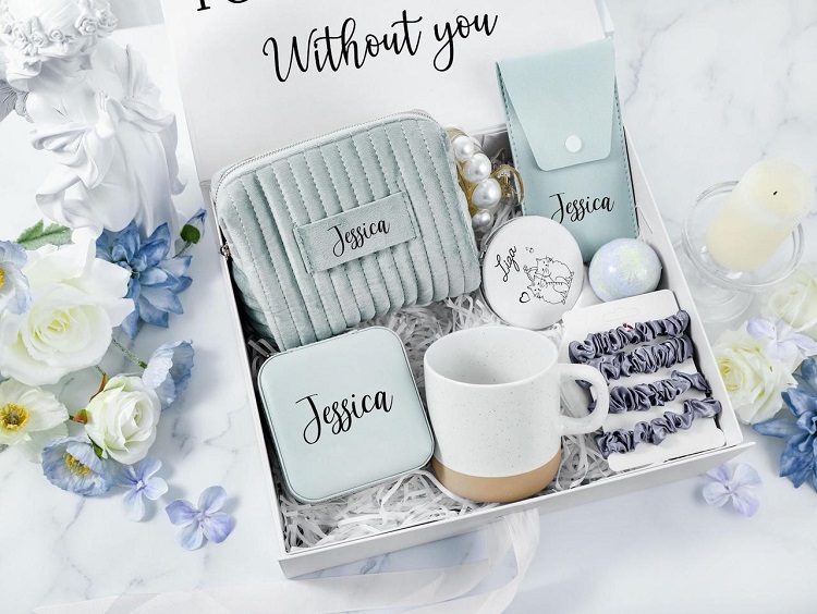 Beragam hadiah yang bisa diberikan untuk bridesmaid, Sumber: hitched.ie