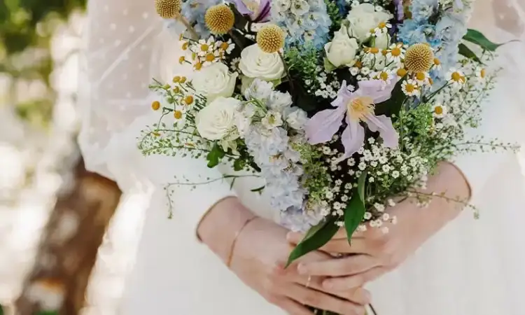 lempar buket bunga, Sumber: appleyardflowers.com