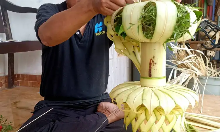 Cara membuat kembar mayang, Sumber: instagram.com