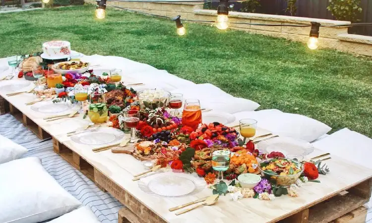 Bohemian Backyard Bash, Sumber: pinimg.com