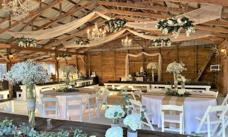 Rustic barn wedding, Sumber: googleusercontent.com
