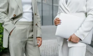 Dress code tamu pernikahan, Sumber: pexels.com