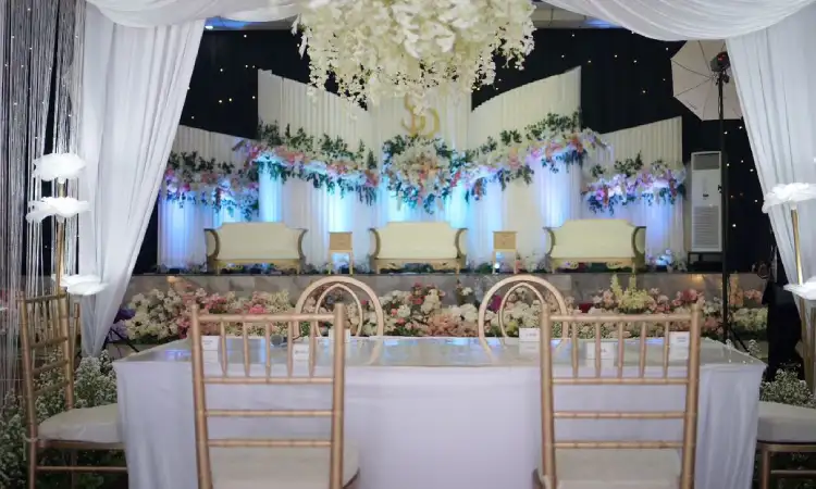 Konsep akad nikah mewah, Sumber: putridekorasi.com