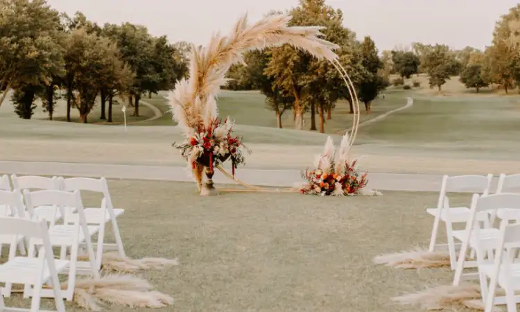 Altar Bohemian Chic, Sumber: thebridesofoklahoma.com