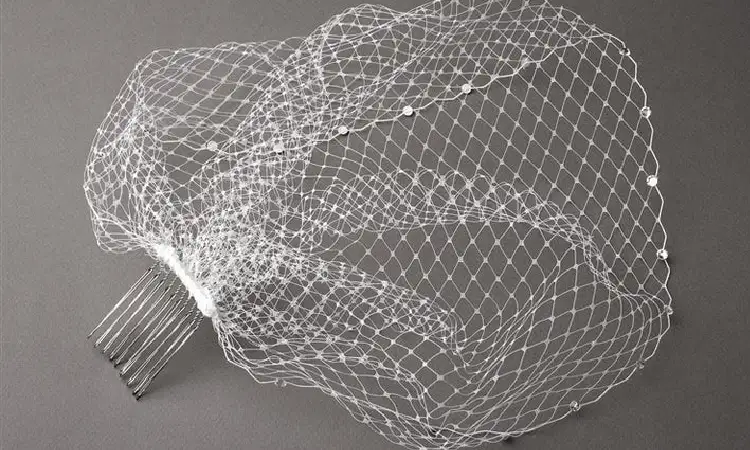 Birdcage Veil, Sumber: wardrobeshop.com