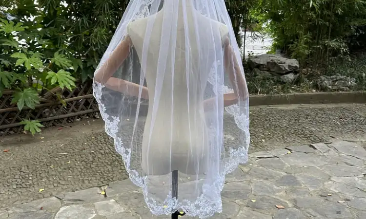 Fingertip Veil, Sumber: etsy.com