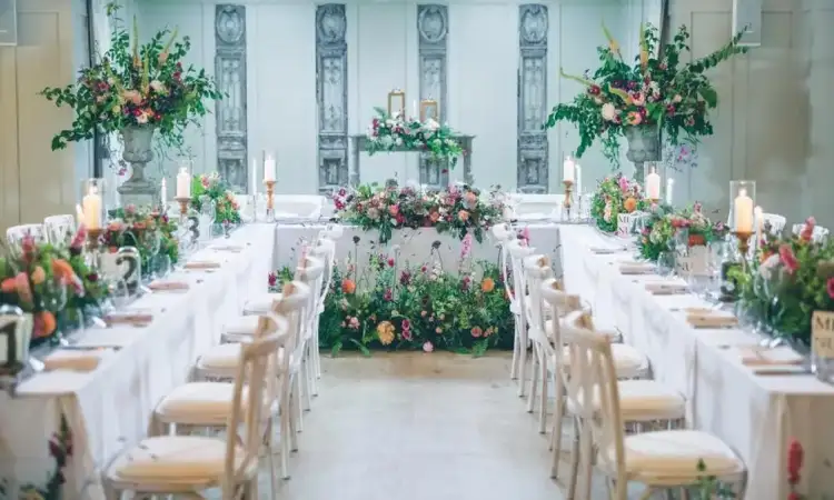 Intimate wedding indoor, Sumber: hitched.co.uk