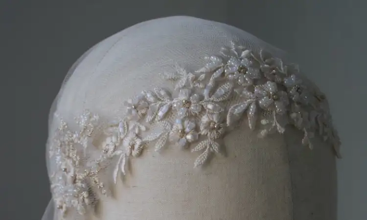 Juliet Cap Veil, Sumber: etsy.com