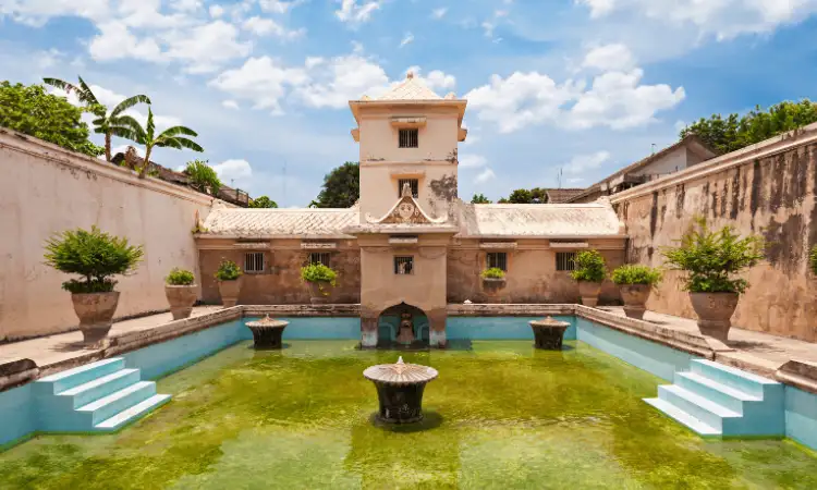 Taman sari, Sumber: telkomsel.com