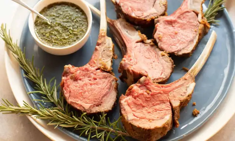 Lamb Rack with Mint Sauce, Sumber: seasonedkitchen.com