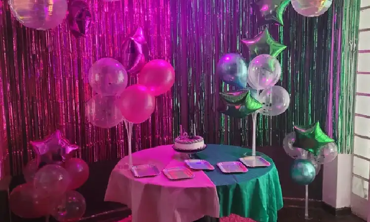 Karaoke party, Sumber: reddit.com