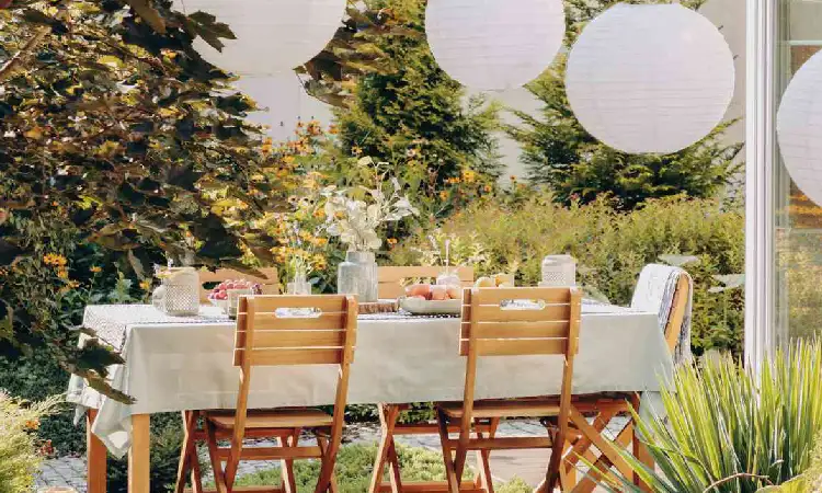 Konsep party outdoor, Sumber: realsimple.com