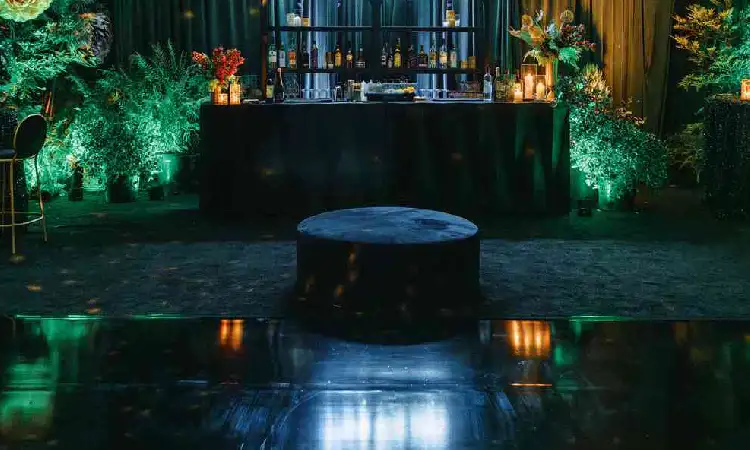 Contemporary Cultural Lounge Night, Sumber: brides.com