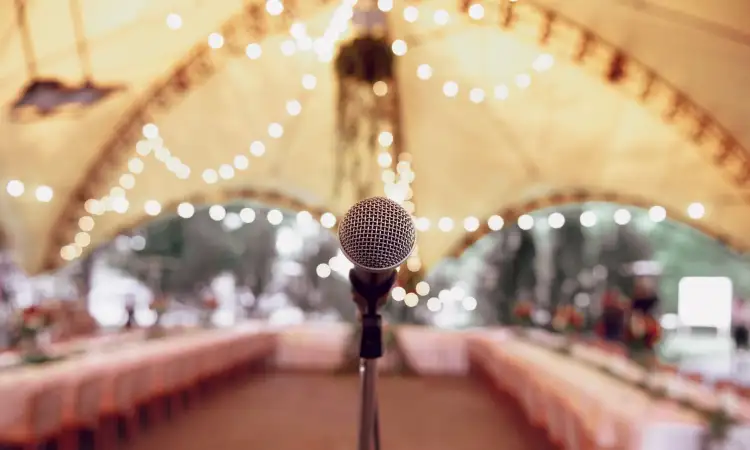 MC wedding, Sumber: onstage.com.au