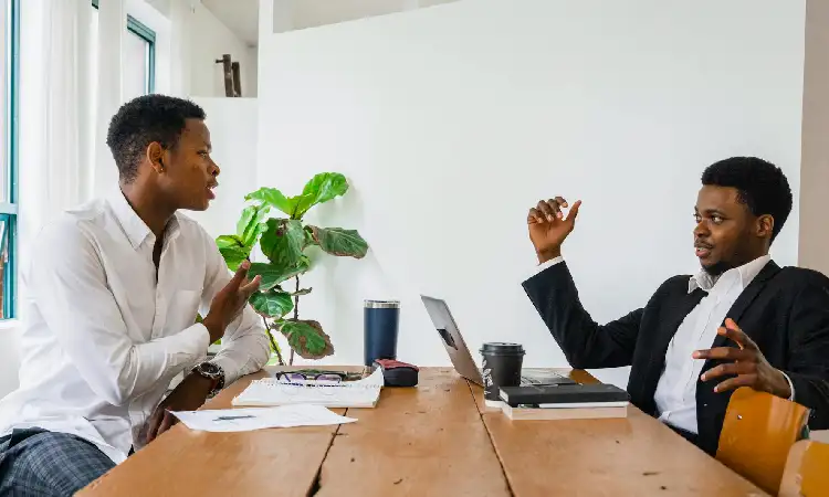 Pengujian MC saat meeting, Sumber: pexels.com