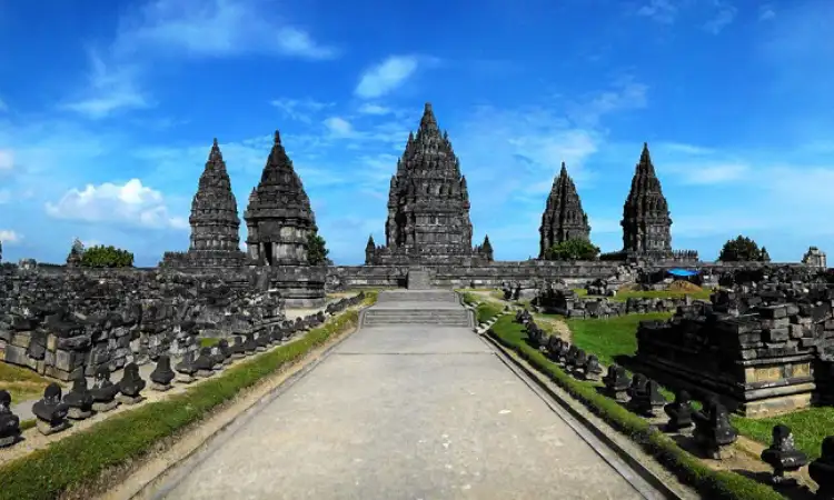 Pelataran Candi Prambanan, Sumber: kemenpar.go.id