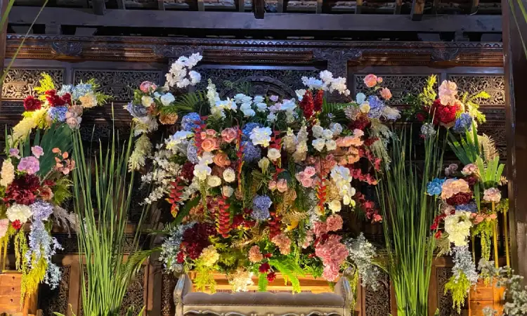 Penggunaan daun tropis, Sumber: instagram.com