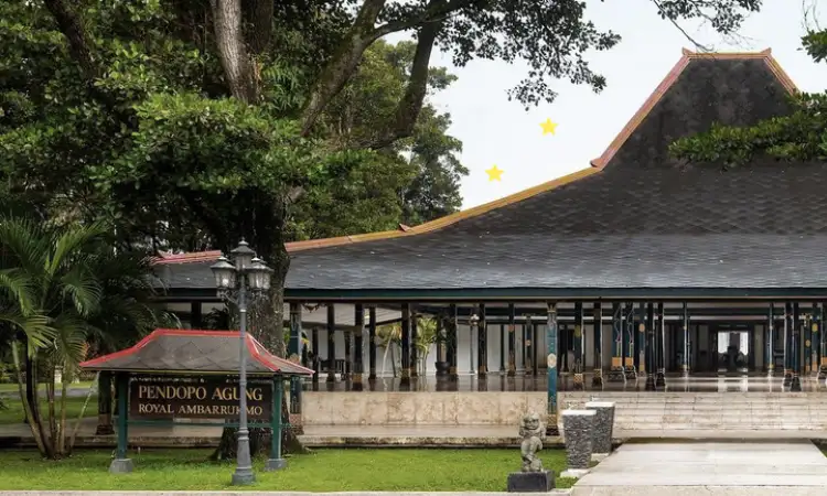 Pendopo Agung, Sumber: oramiland.com